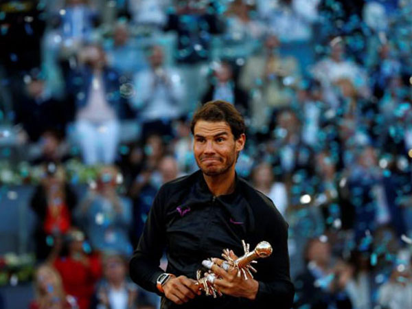 Lập hattrick, Nadal san bằng siêu kỉ lục của Djokovic