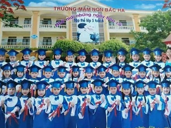 Đóng 300 nghìn chụp kỷ yếu mầm non cho con, phụ huynh “há hốc mồm" khi nhận bức ảnh ghép