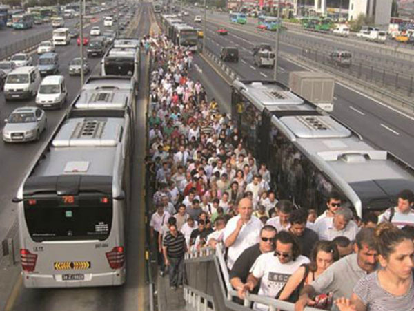 Hệ thống buýt nhanh chở triệu lượt khách mỗi ngày ở Istanbul