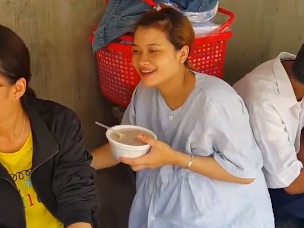 Hi hữu ở Nghệ An: Cô dâu sinh con trong ngày cưới của chính mình!