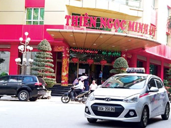 Khốn đốn rút khỏi Thiên Ngọc Minh Uy
