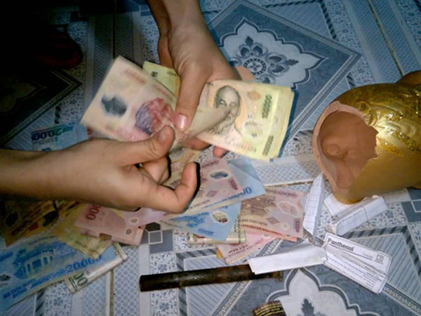 Không có nhiều tiền tiết kiệm, mỗi ngày bỏ heo 20 ngàn thôi rồi bạn sẽ thấy mình có cả trăm triệu trong tay