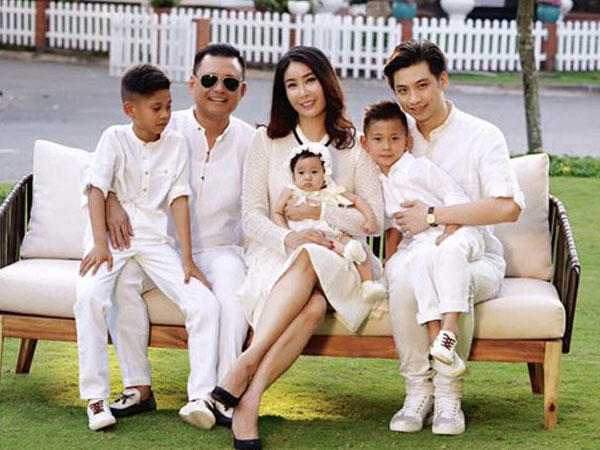 Sao Việt thân thiết bên con riêng của chồng, xóa tan nghi ngờ chuyện "dì ghẻ con chồng"