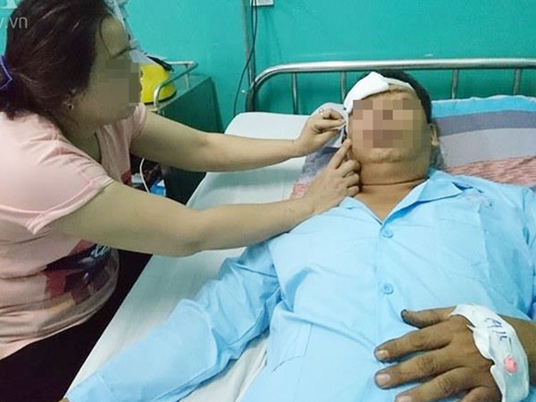 Vợ người đàn ông bị nhóm giang hồ đánh gục ở SG: Kẻ chủ mưu là anh em kết nghĩa với cha nạn nhân?