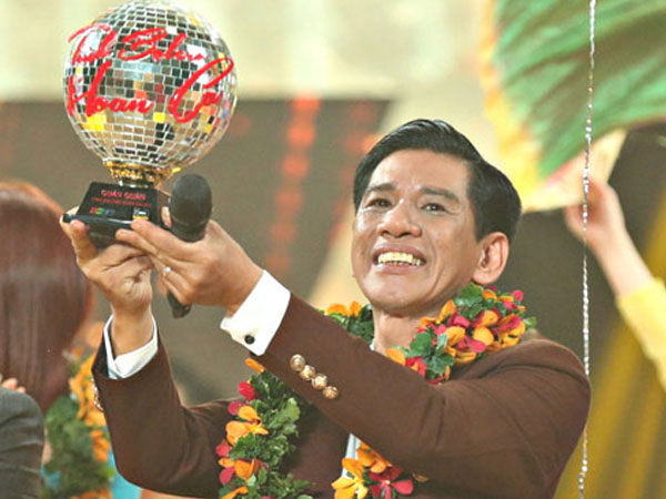 "Vua phòng trà" lên ngôi Quán quân Tình Bolero: Ngọc Sơn ngưỡng mộ rưng lệ