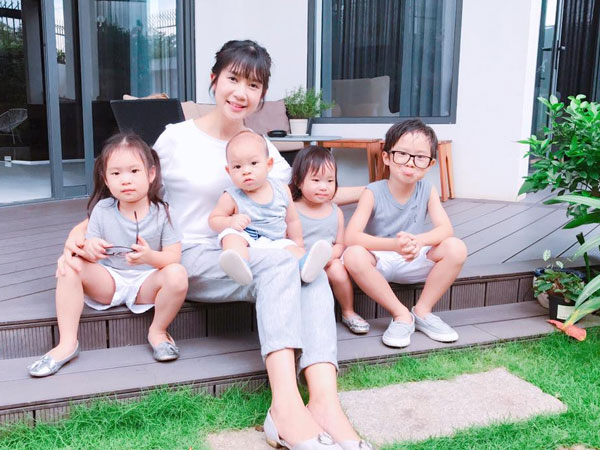 Đã 4 con, vợ Lý Hải cứ "xanh rờn" cả trong lẫn ngoài thế đấy