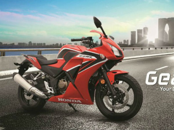 Bất chấp CBR250RR mới ra đời, Honda CBR250R 2017 vẫn được bày bán với giá 115 triệu Đồng