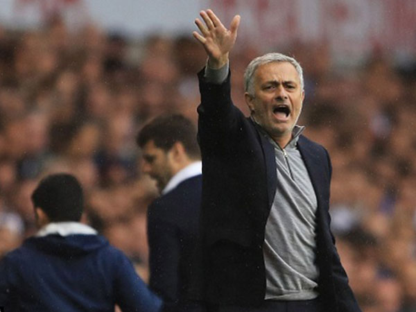 Mourinho lại kêu ca về lịch thi đấu “điên rồ” của MU
