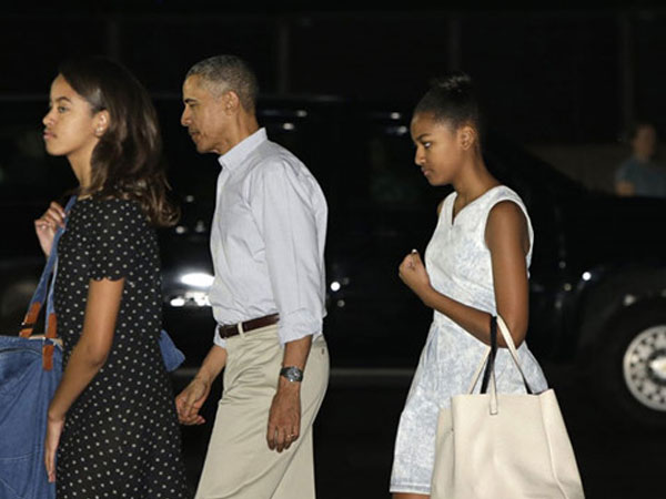 Ngân sách Mỹ chi gần 100 triệu USD cho nhà Obama đi du lịch
