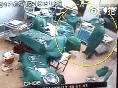 Trung Quốc: Lời qua tiếng lại, bác sĩ và y tá lao vào ẩu đả ngay giữa phòng phẫu thuật