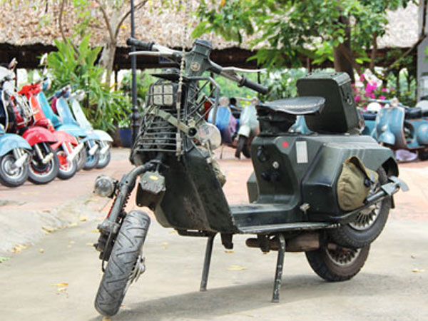 Bản độ Vespa phong cách quân đội tại Việt Nam