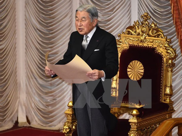 Nội các Nhật Bản thông qua dự luật cho phép Nhật hoàng thoái vị