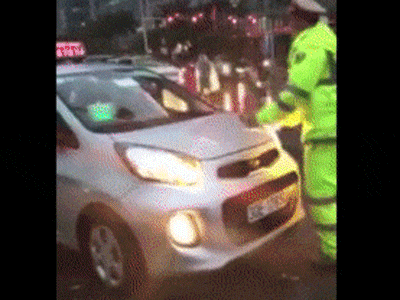 Đã xác định danh tính lái xe taxi vi phạm cố tình cản trở đoàn xe ưu tiên