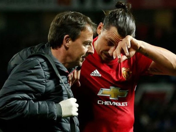 Ibrahimovic mang tin bất ngờ cho MU