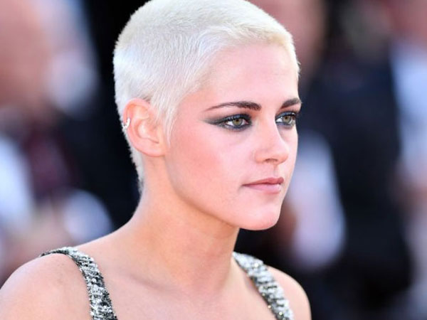 Kristen Stewart "đầu đinh" vẫn quyến rũ trên thảm đỏ Cannes
