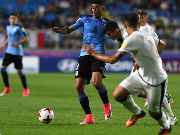 Sút hỏng penalty, U20 Uruguay vẫn hạ gục Italy