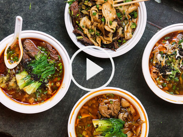 Bát mì nhai mỏi miệng không hết