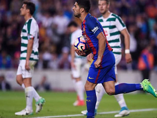 Thắng ngược sau khi thua hai bàn, Barca vẫn phải xếp thứ hai