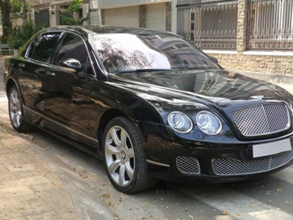 Xế sang Bentley Continental Flying Spur sau 11 năm rớt giá thảm hại
