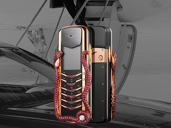 Điện thoại "cục gạch" giá 360.000 USD của Vertu