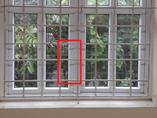 Hai cô giáo để trẻ rơi từ tầng 2 xuống đất bị khiển trách