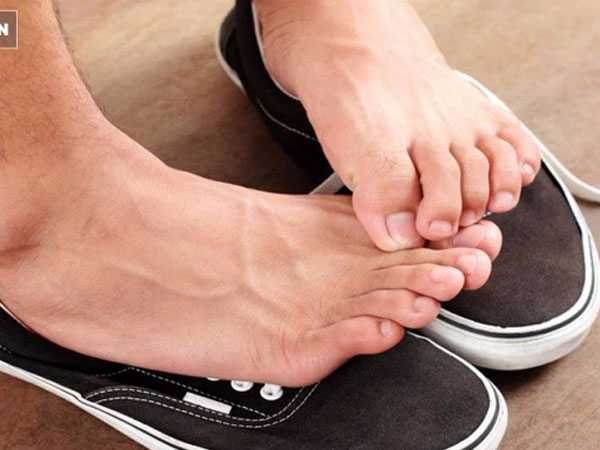 Mùa hè dễ bị hôi chân: 13 mẹo đánh bay mùi, chọn ngay "chiêu" phù hợp với bạn!