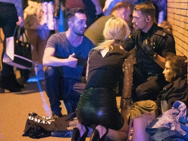 Nhân chứng vụ nổ ở Manchester: Cảnh chết chóc ở khắp nơi