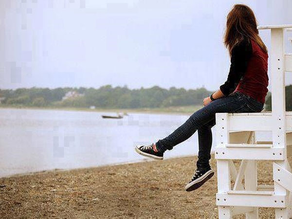 Tôi cô đơn trong tình yêu với chàng trai kém tuổi vô tâm