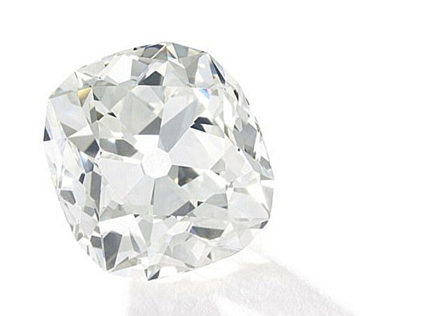Mua nhẫn giả ở chợ trời, ngỡ ngàng phát hiện ra là nhẫn kim cương hàng chục tỷ đồng