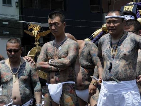 Ngày tàn của băng đảng Nhật: Trộm đồ ăn sống qua ngày