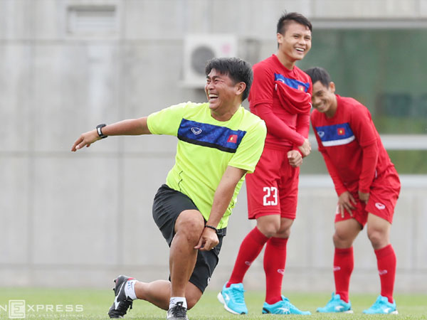 Tiếng cười rộn rã trên sân tập của U20 Việt Nam