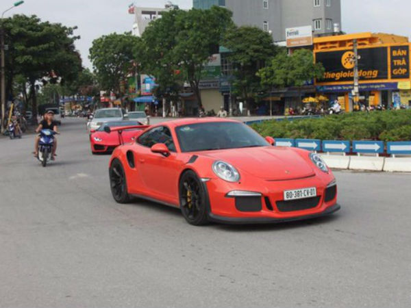 Cường "Đô-la" cầm lái siêu xe Porsche 911 GT3 RS Coupe độc nhất Việt Nam