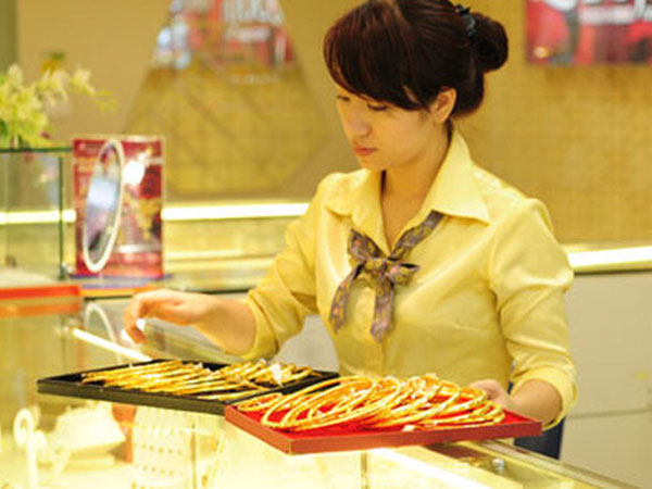 Giá vàng SJC lại tăng ngược chiều thế giới