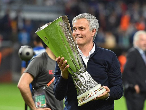 Mourinho: "Đoạt vé C1 theo cách này mới sướng"