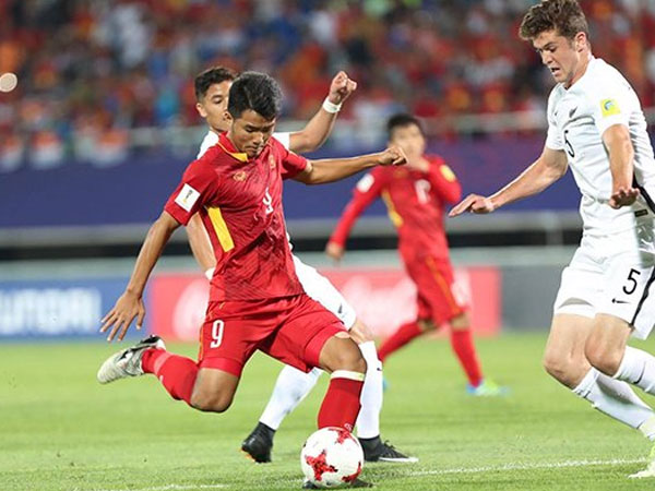 U20 Việt Nam vs U20 Pháp: Đèo cao thì mặc đèo cao