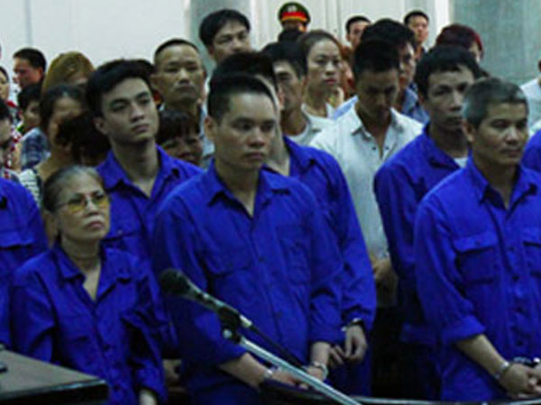 Bi kịch mẹ vợ Khánh "trắng" bị "ma" cờ bạc ám đến mê dại