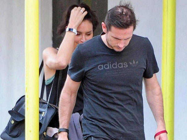 Tóc rụng nhanh, Lampard đang bị hói đầu nặng