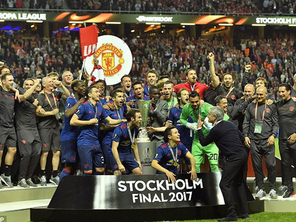 Trước chung kết, Mourinho gặp chấn thương tâm lý