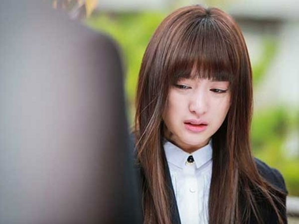 Bạn trai liên tục chuyển tiền cho tình cũ hơn một năm nay