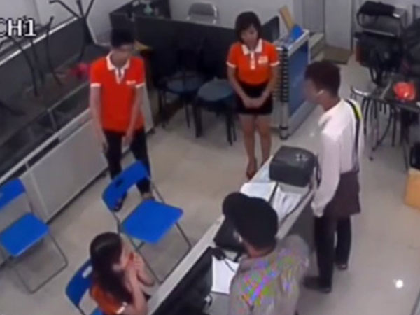 Điều tra nghi án dùng súng cướp cửa hàng điện thoại di động