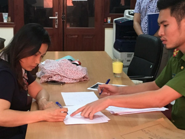Người phụ nữ lăng mạ CSGT: “Tôi biết thẻ không có giá trị nhưng nghĩ vẫn xin được"