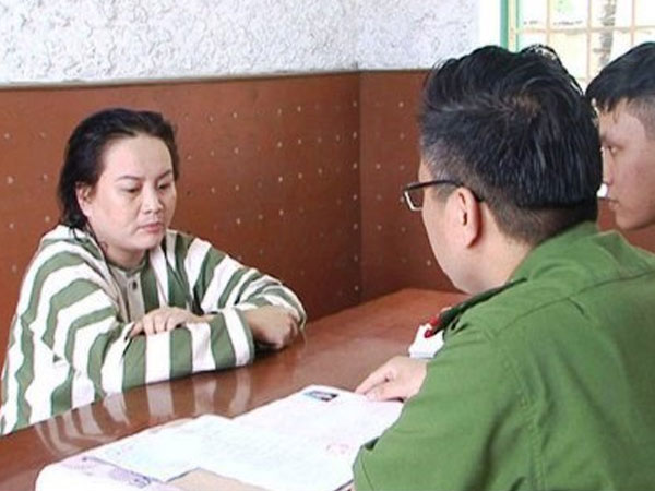 "Nữ quái" giả nam sĩ quan quân đội Mỹ để săn tình, lừa tiền