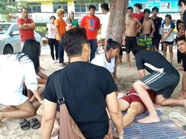 Đang hẹn hò giữa trưa nắng, cặp tình nhân bị sét đánh trúng