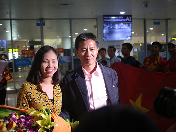 HLV Hoàng Anh Tuấn nói gì khi bị bầu Đức chê không có tài?