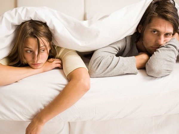 2 rắc rối lớn trong chuyện thầm kín mà không ít cặp đôi đang âm thầm chịu đựng