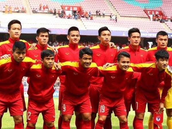 Quân U20 Việt Nam ồ ạt lên tuyển, ông Tuấn "con"... lỡ đò