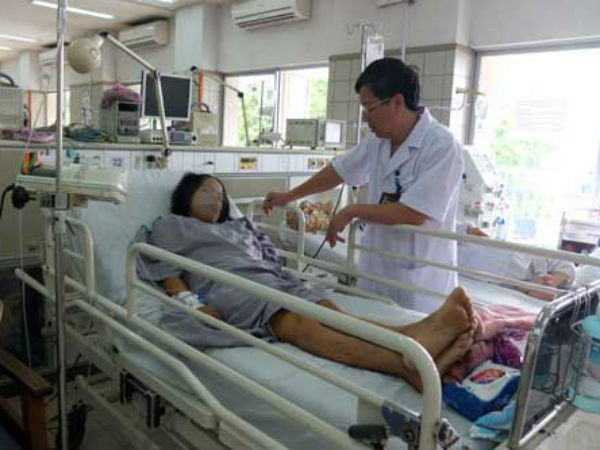 Bệnh nhân cấp cứu có thể tốn tiền tỷ nếu không có bảo hiểm y tế