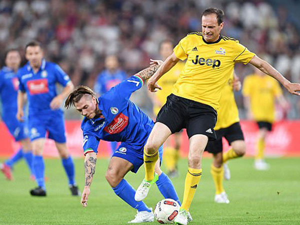 HLV Juventus dính chấn thương trước trận CK Champions League