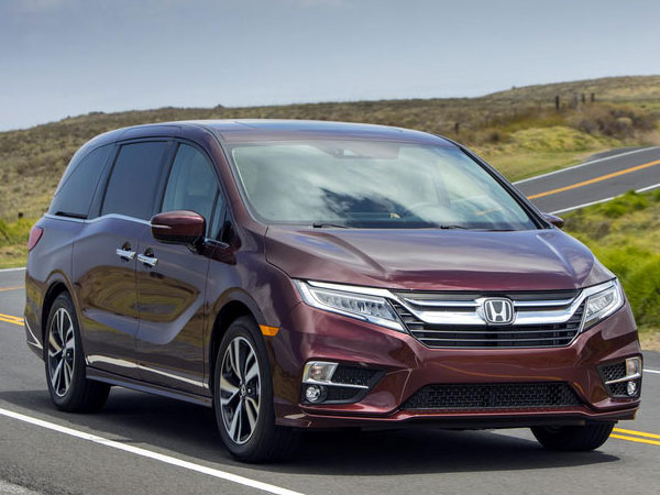 Honda Odyssey 2018 giá 701 triệu đồng phục vụ gia đình