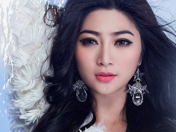 Thanh Trúc: "Đại gia theo đuổi 8 năm, tặng nhà, xe nhưng tôi từ chối"